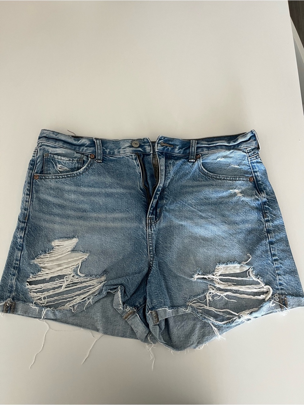 American Eagle mom shorts